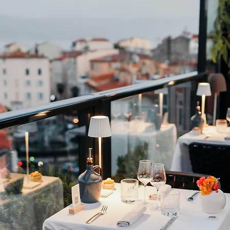 Fesch & 3* Αζάτσιο