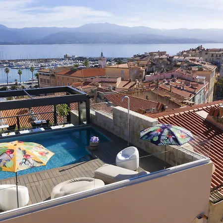 Fesch & Ξενοδοχείο 3*