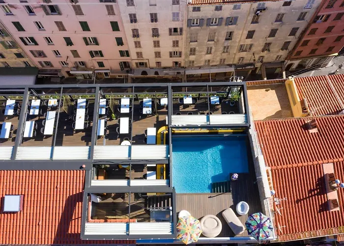 Fesch & אז'אקסיו