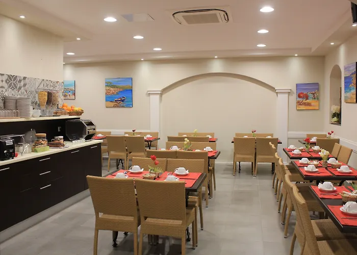 Fesch & 3* אז'אקסיו