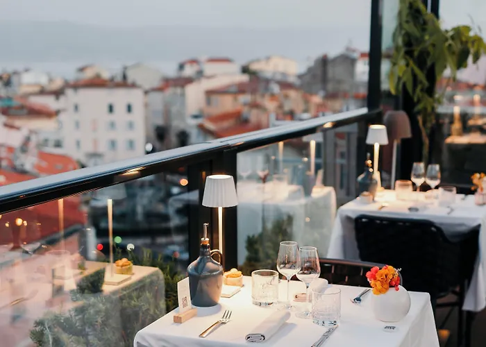 Fesch & 3* אז'אקסיו